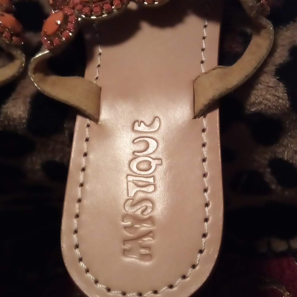 MYSTIQUE SANDALS - Picture 3 of 5
